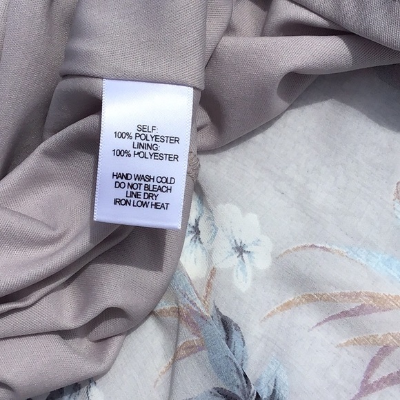 LuLu’s Soft Grey Floral with XCross Tie Back and Cut Out Lower Back L - Picture 8 of 8